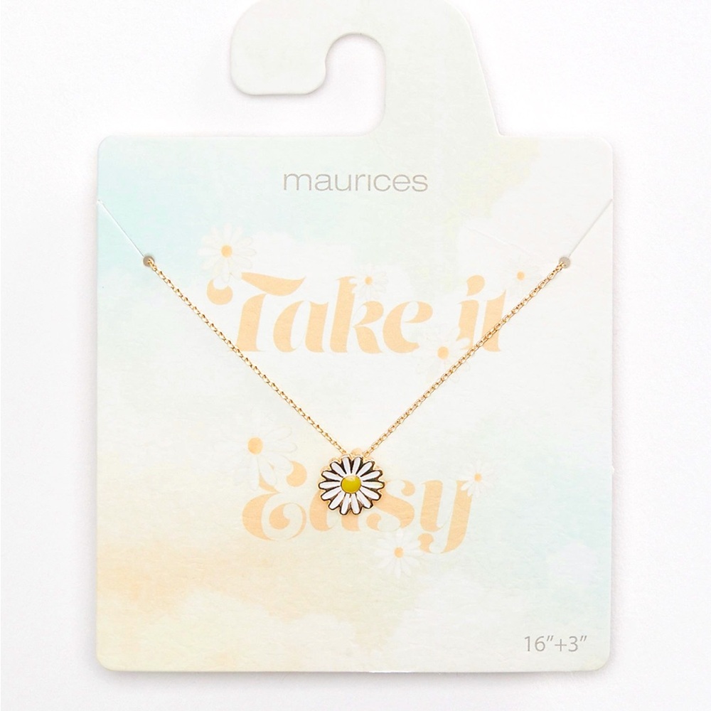 Gold flower pendant necklace